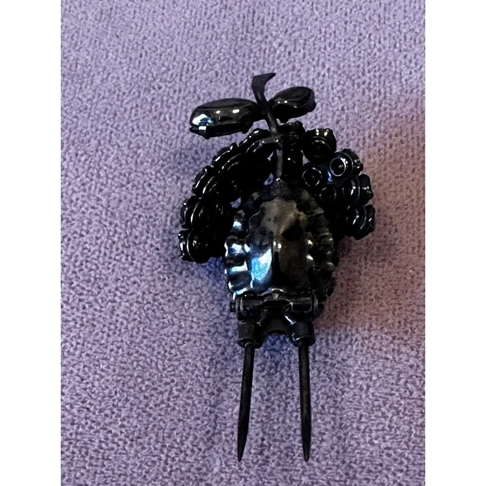 VTG Unsigned Schreiner NY Berry Rhinestone Cabochon 2 Prong Dress Fur Clip RARE